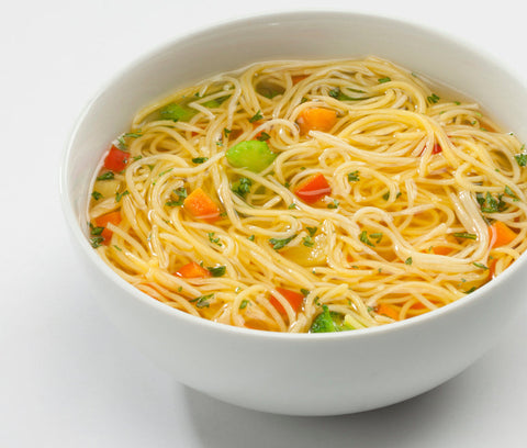 SOPA DE POLLO CON FIDEOS Y VERDURAS