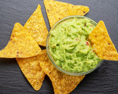 SALSA BROCOMOLE CON NACHOS